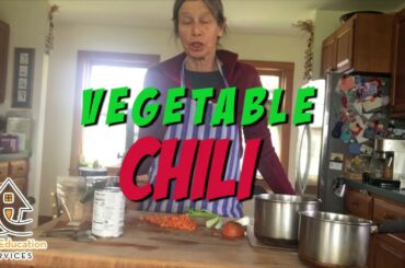 How to Make Vegetable Chili With Chris!
