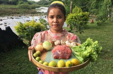 Yummy Cooking Fry Beef With Chili Sauce | Fry Beef Recipe | Mak Tey Cooking