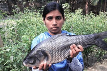 Village Style Katla Macher Patla Jhol Recipe | Bengali Fish Recipe Cooking By Street Village Food