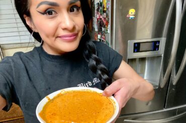 How to make salsa de cacahuate (peanuts and chili)