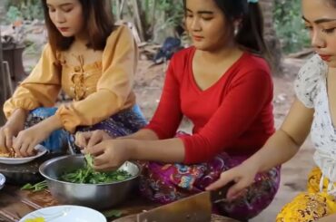 Cooking stir fry frog with chili recipe