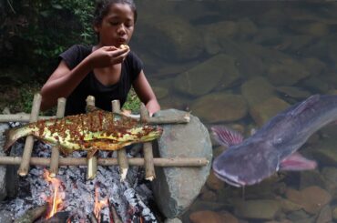 Catch and Cook Fish Grilled with Spicy Chili Tasty delicious for Food in The forest