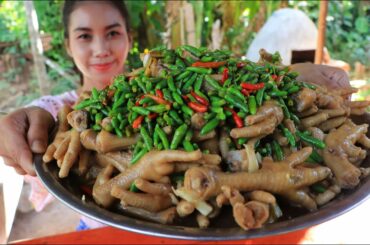 Yummy cooking chicken feet curry recipe with green chili