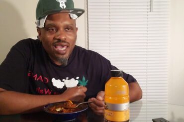 Homemade chili and crackers