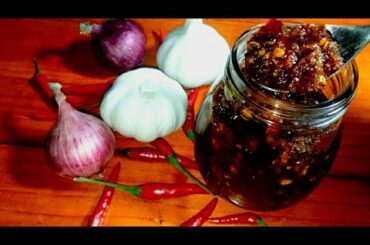 HOMEMADE CHILI GARLIC SAUCE