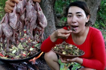 Cooking Quail with red chili for diner test delicious