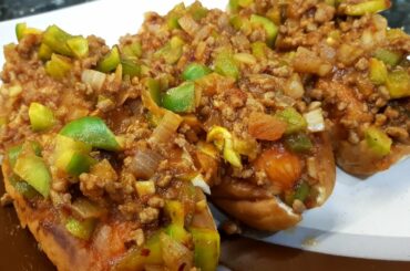 How to make Ultimate Loaded Chili Dogs