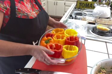 Stuffed Bell Peppers With Turkey Chili