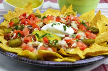 Chili Cheese Nachos - Beef & Bean Chili Nachos with Guacamole & Sour Cream