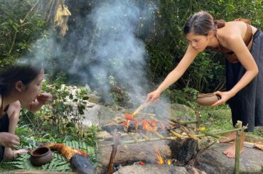 Survival Skills - Cook Fish Grilled with Spicy Chili Tasty delicious for Food in The forest