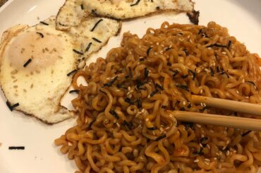 Breakfast of Champions, Samyang and eggs.