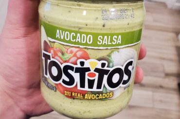 Never even knew this was a thing but it is delicious 😋 (taste more like a salsa then a guacamole)