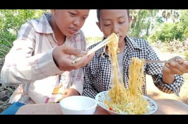 Noodles with delicious chili fish sauce