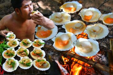 Cooking Roe Scallop Shell eat with Hot Chili Sauce - Cook Scallop Oyster Delicious Food Recipe