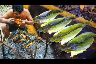 Cooking CatFish Recipe - Grilled CatFish eat with Spicy chili Sauce delicious Lunch in forest