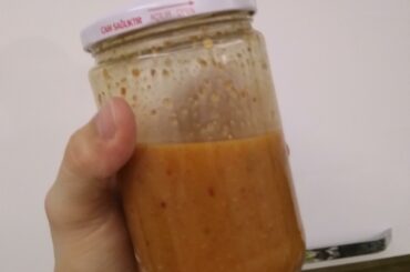 What do you think, is this a milkshake? No, this is my first sweet and hot chili sauce. It turned pink as a result of a minor error, but it tastes good