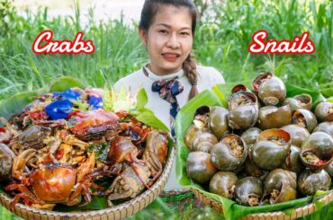 Steam crabs with chili sauce and grilled snails with pepper sauce