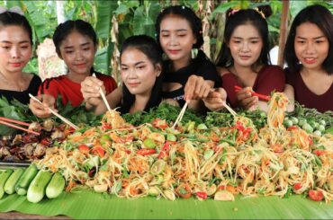 Yummy papaya salad with chili recipe in my family