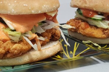 KFC style crispy chicken burger recipe | Crispy Zinger burger | Chicken breast burger in English