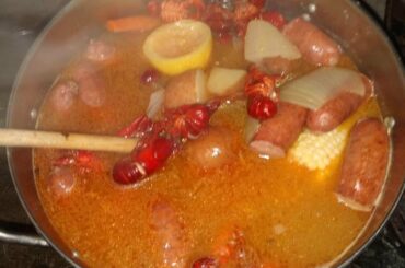 Wild Caught Crawfish Boil Cajun Style (Oregon, USA)