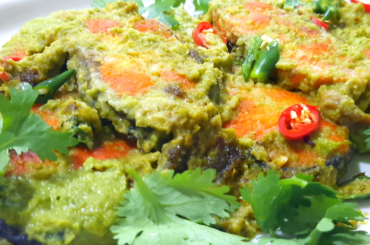 Salmon in green chili gravy