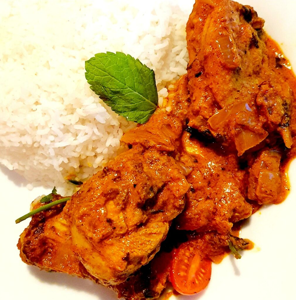 Simple Chicken Gravy goes well with soft and hot Basmati Rice 😋 Chili