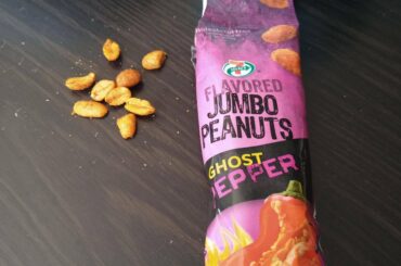 Sunday snacking. Actually impressed, hotter than I thought they'd be.