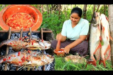 Wow Women Cooking Catfish With Chili recipe  &  Village Cooking