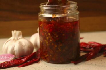 EASY Chili Garlic Oil Recipe