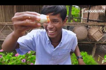 Eating Fresh River Prawn With Super Spicy Chili Salt and Pepper Sauce- Mouth Watering Eating Prawn