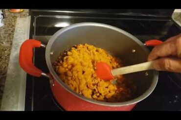 Fast and easy Vegetarian chili for less then ten bucks