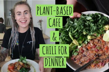 THE NOURISHED EATERY + HEALTHY SLOW COOKER VEGAN CHILI RECIPE