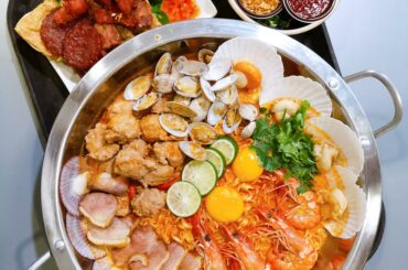 Seafood Tom Yum with MAMA Noodles