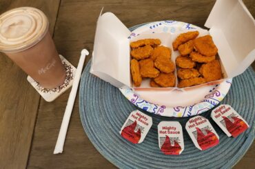 [McDonald's] Tried them tonight 😁 was pleasantly surprised, had alot more flavor than I expected. My honest opinion is: HEAT: 5/10 (with Mighty Hot Sauce) and FLAVOR: 8/10 (also with sauce). Without the sauce I'd compare them to like Wendy's spicy nuggets.