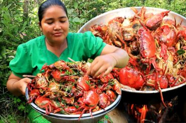 Amazing Cooking Curry Big Crab with coconut and chili recipe - Cooking life