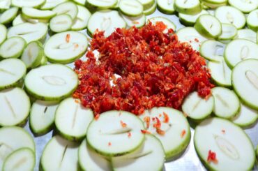 Make Salt Chili With Green mango eating delicious