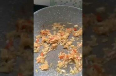 Fried chicken with lemongrass and chili