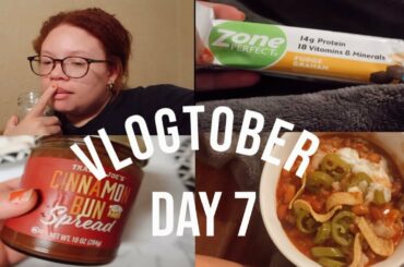 Vlogtober Day 7 : New protein bar, cooking chili and opening up!
