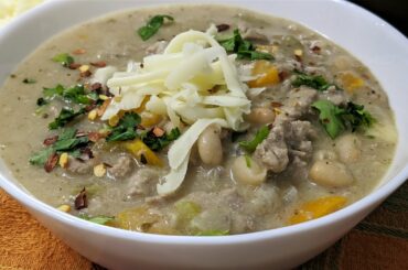 how to make white chicken chili | a hearty healthy comfort food for Fall/Winter