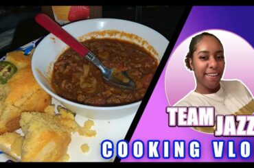 COOKING CHILI AND JALEPENO CORNBREAD VLOG || JAZZYTV