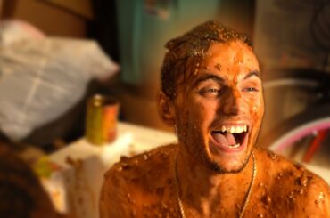 HUMAN CHILI CHEESE DOG