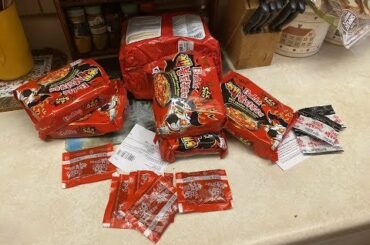 SAMYANG 2X SPICY HOT RAMEN, 5 PACK CHALLENGE! Insides feeling like a volcano after this one. (Plus dogs)