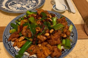 Hot and numbing Szechuan chili chicken