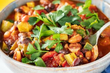 Busy Mom's Secret to a Veggie Packed Dinner | Easy Vegan Chili with Zucchini