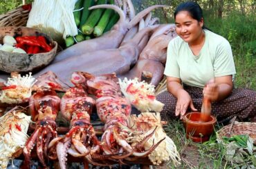 Wow Women Cooking BBQ Big Squid With Chili recipe  &  Village Cooking