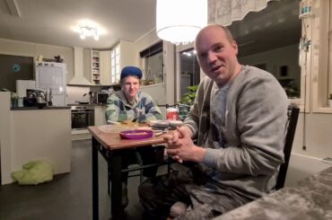 Norwegian Chili Testers Testing Chili PanCakes! (1000000 Million Scoville)