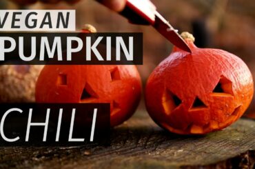Vegan pumpkin chili for Halloween with stefan.outside / Autumn mood / Cooking over the campfire