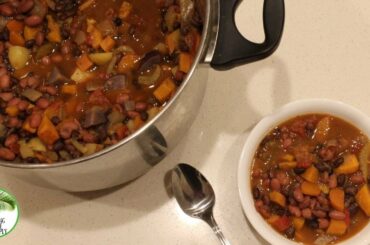 How to cook delicious Chili at home? - 1 pot recipe  // Simple & Vegan