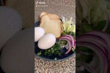 Chili omelette bread sandwich #Shorts #Omelette sandwich