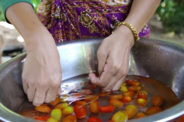 Tasty shrimp salad with papaya and chili recipe